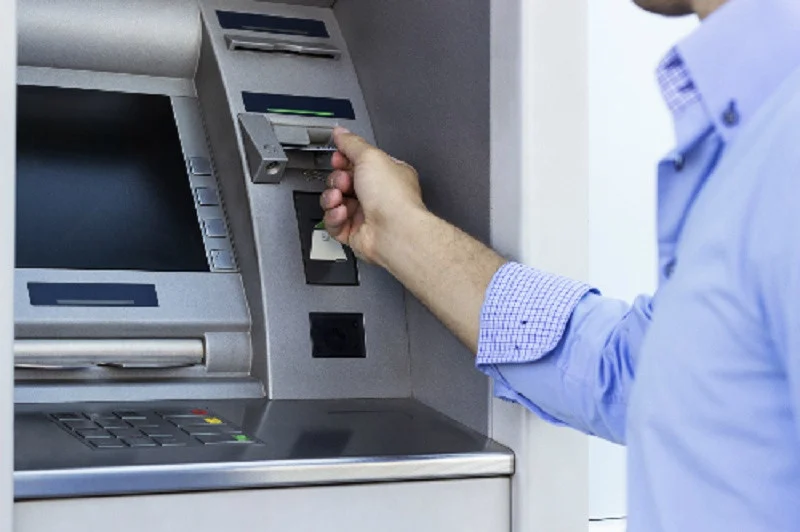 Giải đáp: Rút tiền ATM bị trừ tiền nhưng không nhận được tiền có lấy lại được không?