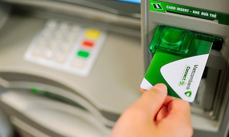 Giải đáp: Rút tiền ATM bị trừ tiền nhưng không nhận được tiền có lấy lại được không?