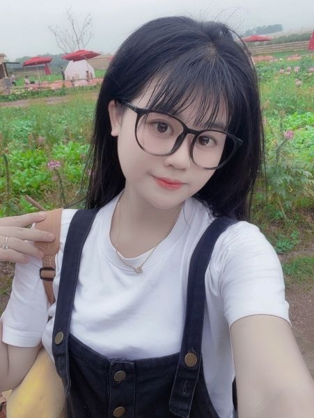 Top 99+ ảnh đẹp gái xinh tóc dài đeo kính siêu dễ thương