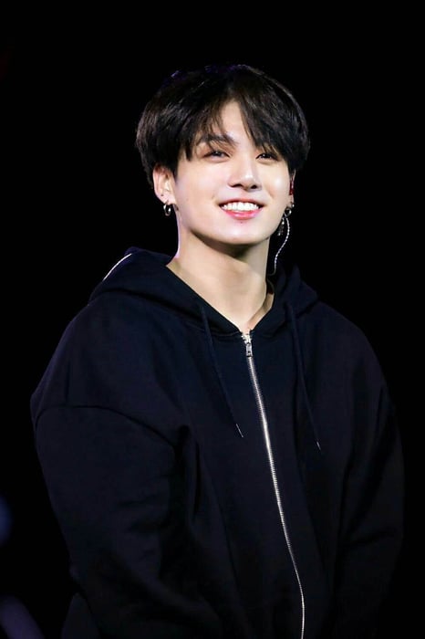 Khám phá vẻ đẹp cuốn hút trong nụ cười của Jungkook