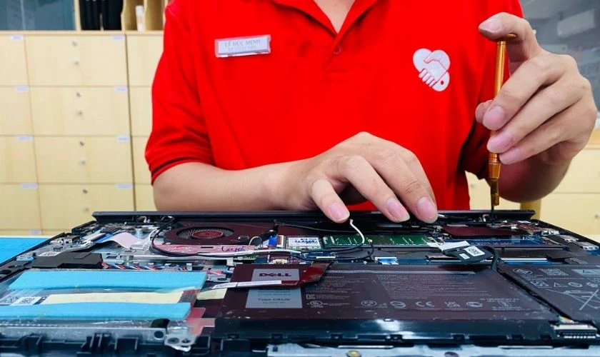 Nguyên nhân, cách khắc phục lỗi màn hình laptop bị đốm sáng, trắng to nhỏ