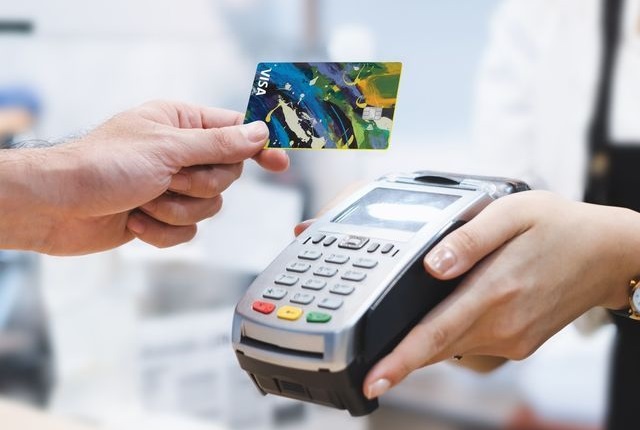 Thẻ tín dụng là gì? Phân loại, chức năng, so sánh thẻ tín dụng và thẻ ATM