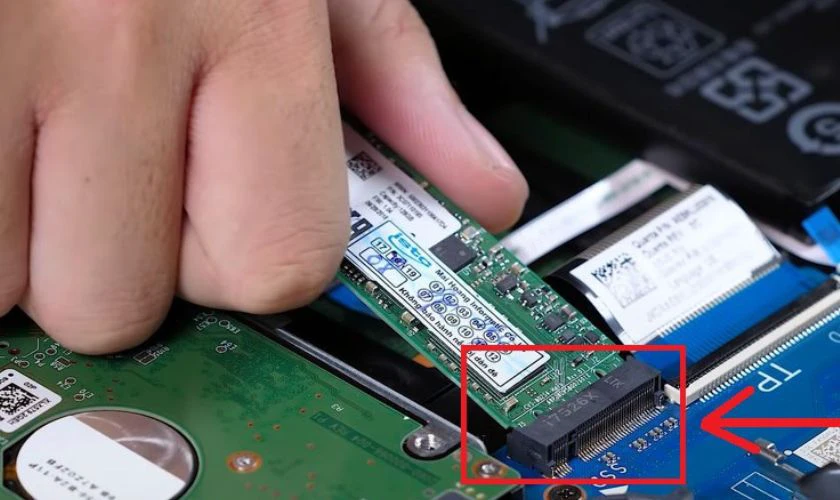 Màn hình laptop bị tối nguyên nhân do đâu? Cách khắc phục hiệu quả